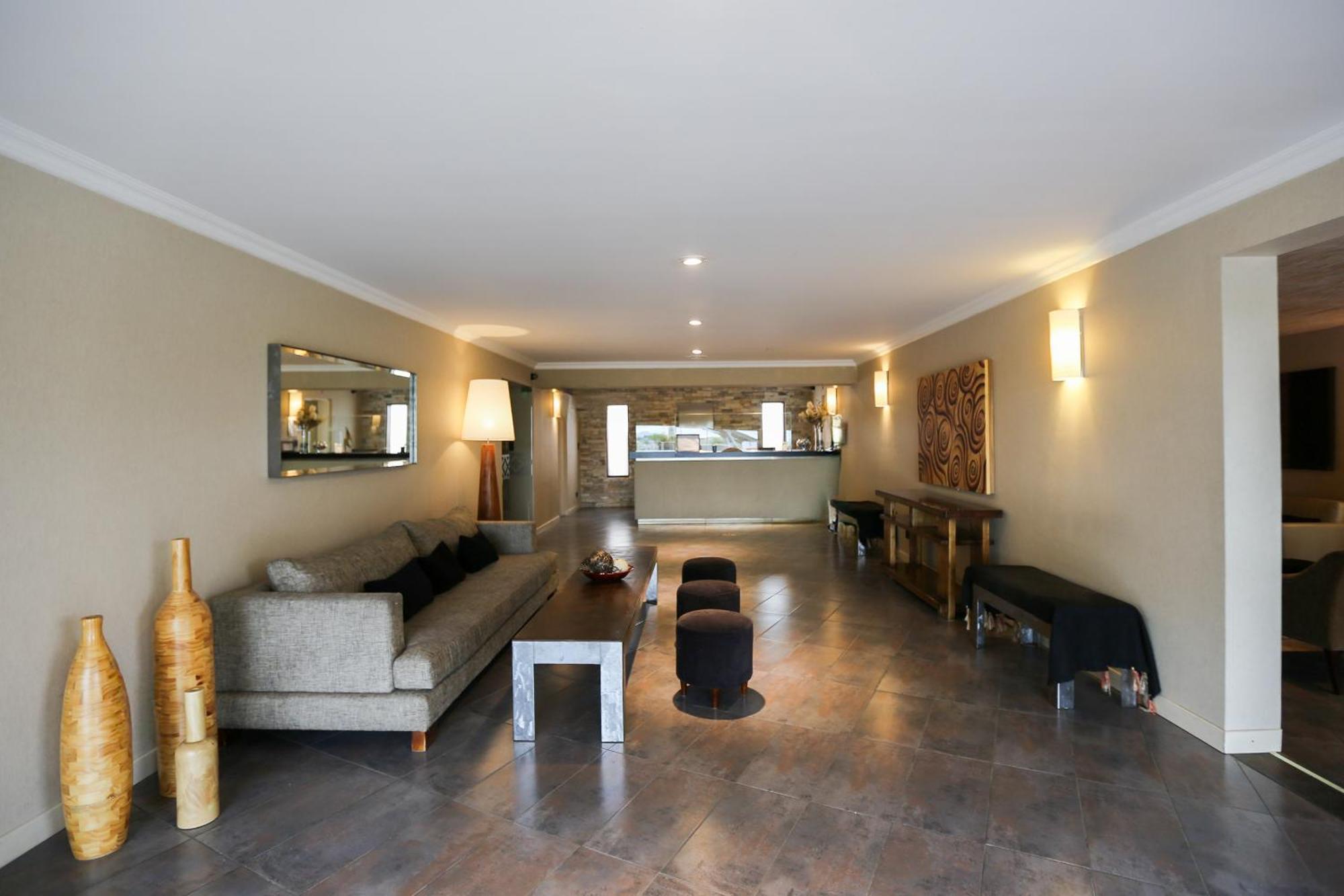 Hotel Bahia Redonda El Calafate Exterior photo